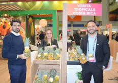 Verita Tropicals Costa Rica S.A. Talha Ekmekcioĝlu, Mine Altas y Alonso Sanchez son productores de piña y realizan envíos a Turquía, Grecia y Medio Oriente.